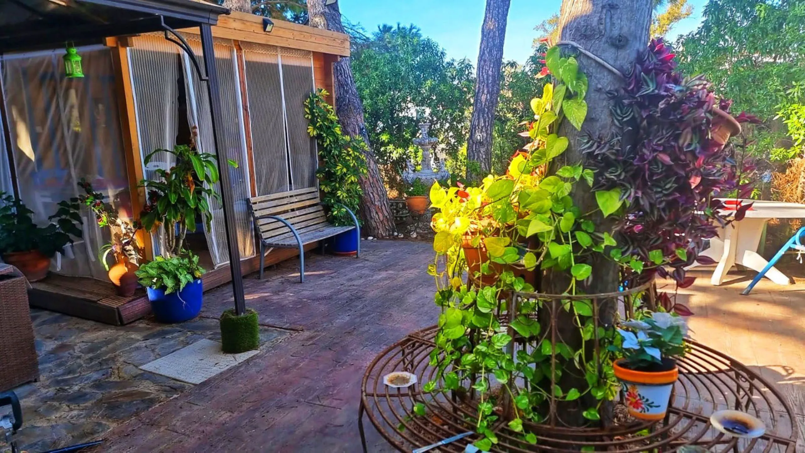 Detached Villa with Jacuzzi Near the Beach
