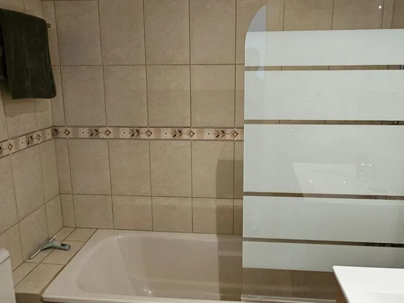 It is located in a beautiful residential area close to everything. The property has very well maintained gardens and a communal swimming pool. The beach, restaurants, supermarkets… All amenities are within walking distance.