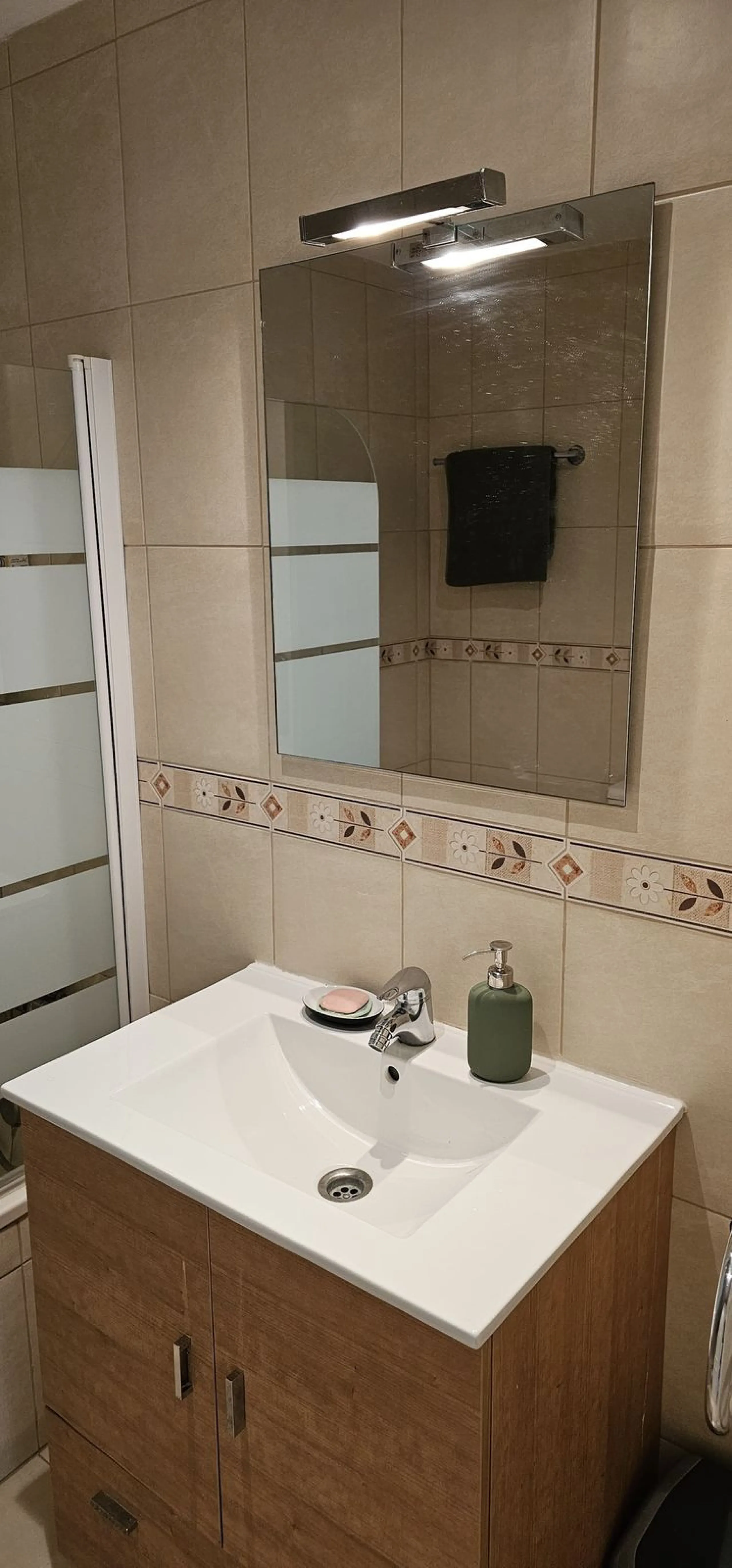 It is located in a beautiful residential area close to everything. The property has very well maintained gardens and a communal swimming pool. The beach, restaurants, supermarkets… All amenities are within walking distance.