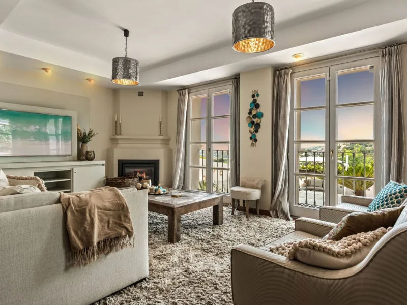House - Townhouse в продаже в Benahavís, Málaga. В доме 5 спален и 6 ванных комнат. Площадь дома 308 м². Площадь участка 181 м²