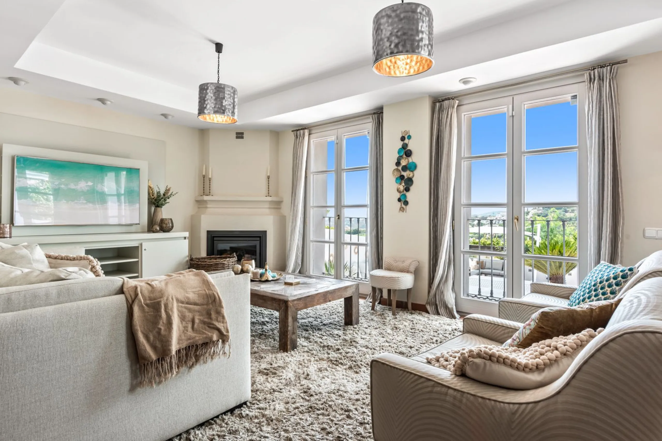 House - Townhouse в продаже в Benahavís, Málaga. В доме 5 спален и 6 ванных комнат. Площадь дома 308 м². Площадь участка 181 м²