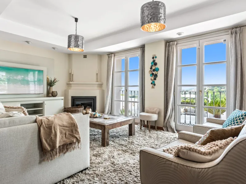 House - Townhouse в продаже в Benahavís, Málaga. В доме 5 спален и 6 ванных комнат. Площадь дома 308 м². Площадь участка 181 м²