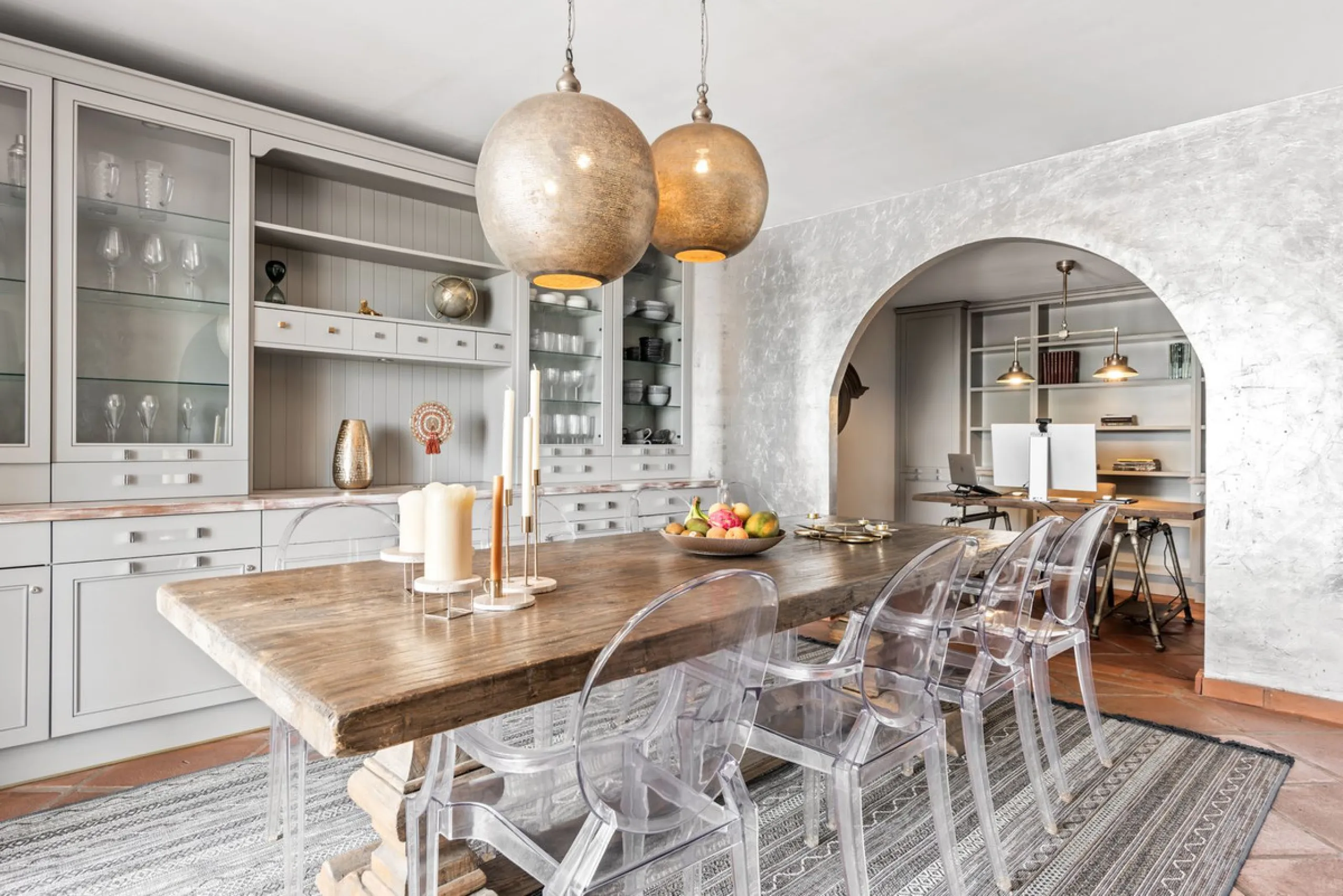 House - Townhouse в продаже в Benahavís, Málaga. В доме 5 спален и 6 ванных комнат. Площадь дома 308 м². Площадь участка 181 м²