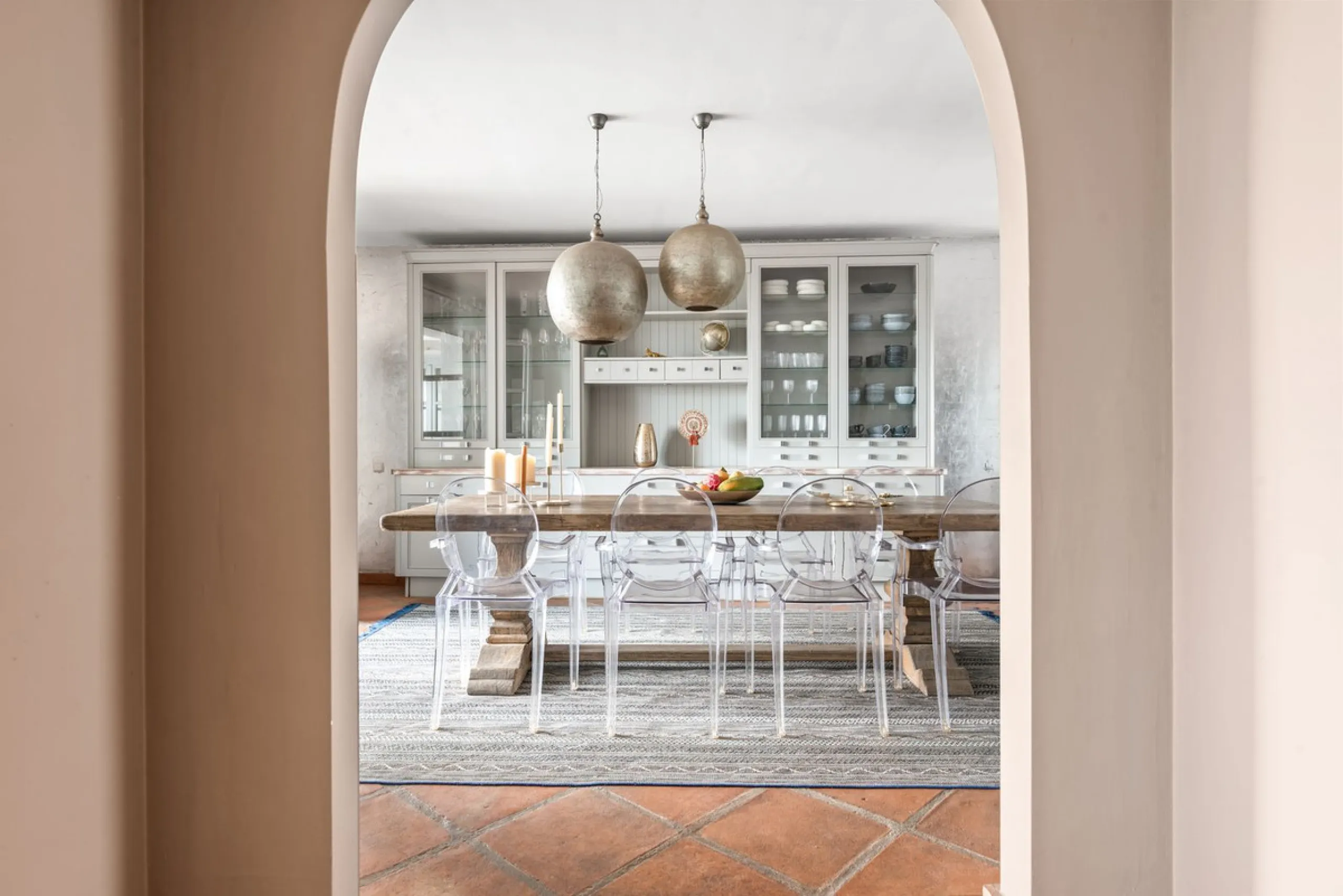 House - Townhouse в продаже в Benahavís, Málaga. В доме 5 спален и 6 ванных комнат. Площадь дома 308 м². Площадь участка 181 м²