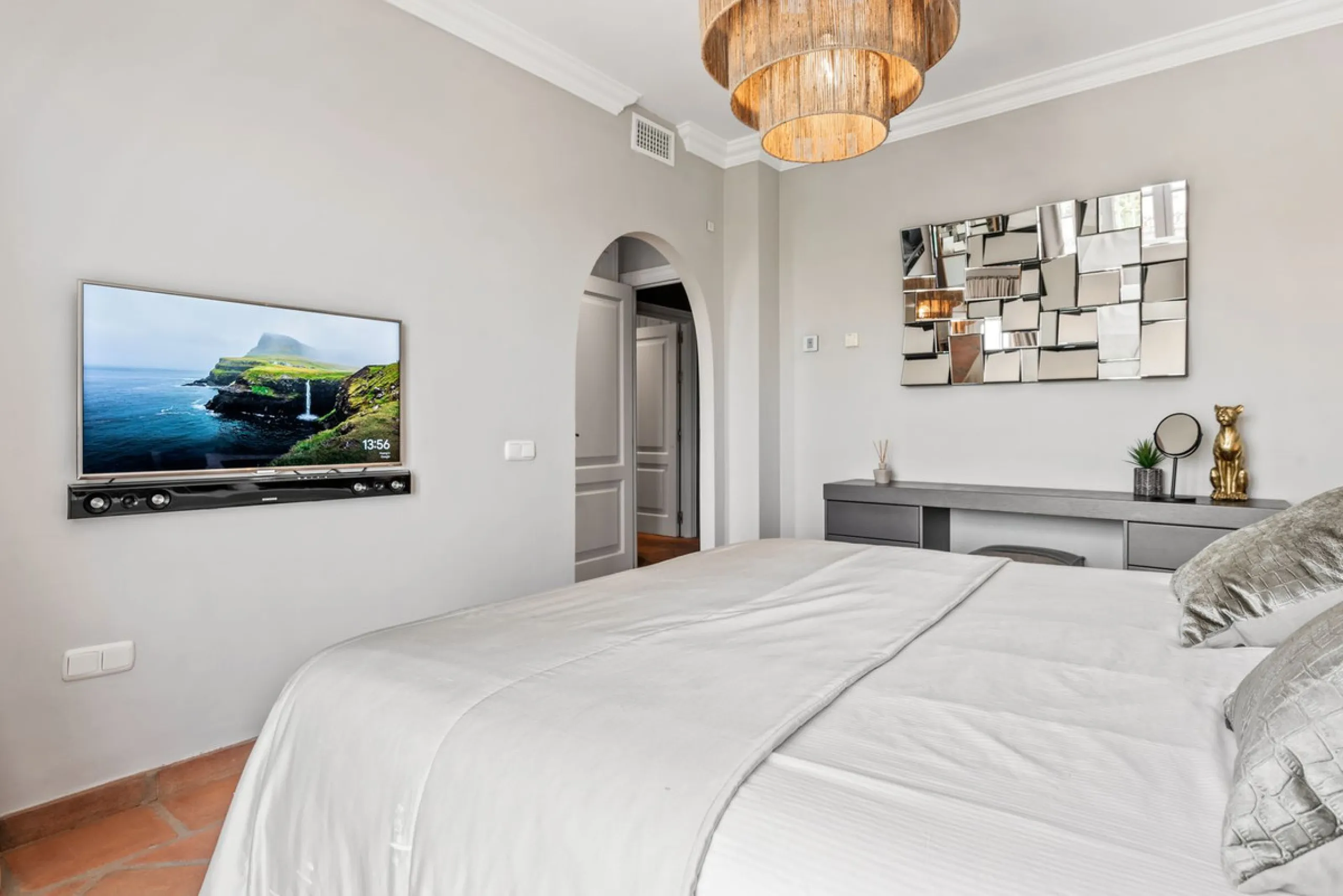 House - Townhouse в продаже в Benahavís, Málaga. В доме 5 спален и 6 ванных комнат. Площадь дома 308 м². Площадь участка 181 м²