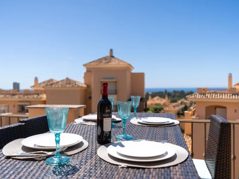 This stunning duplex penthouse in Elviria presents a unique opportunity for both investment and personal enjoyment, boasting unparalleled sea views and a prime location just moments from all amenities and the beach in Elviria.