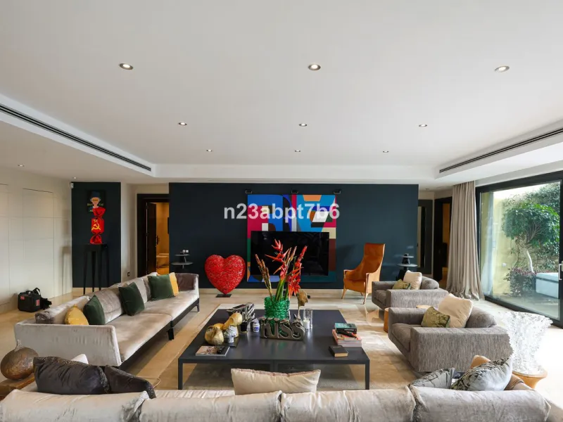This is a UNIQUE and valuable opportunity to purchase a beachfront villa in the most exclusive area of the Costa del Sol, Puerto Banús, with direct access to the beach.