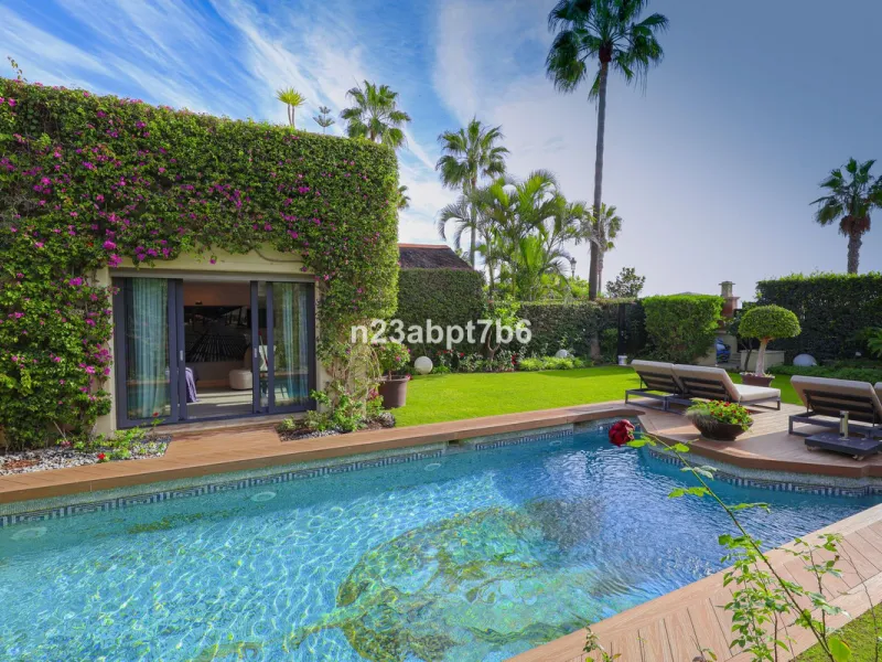This is a UNIQUE and valuable opportunity to purchase a beachfront villa in the most exclusive area of the Costa del Sol, Puerto Banús, with direct access to the beach.