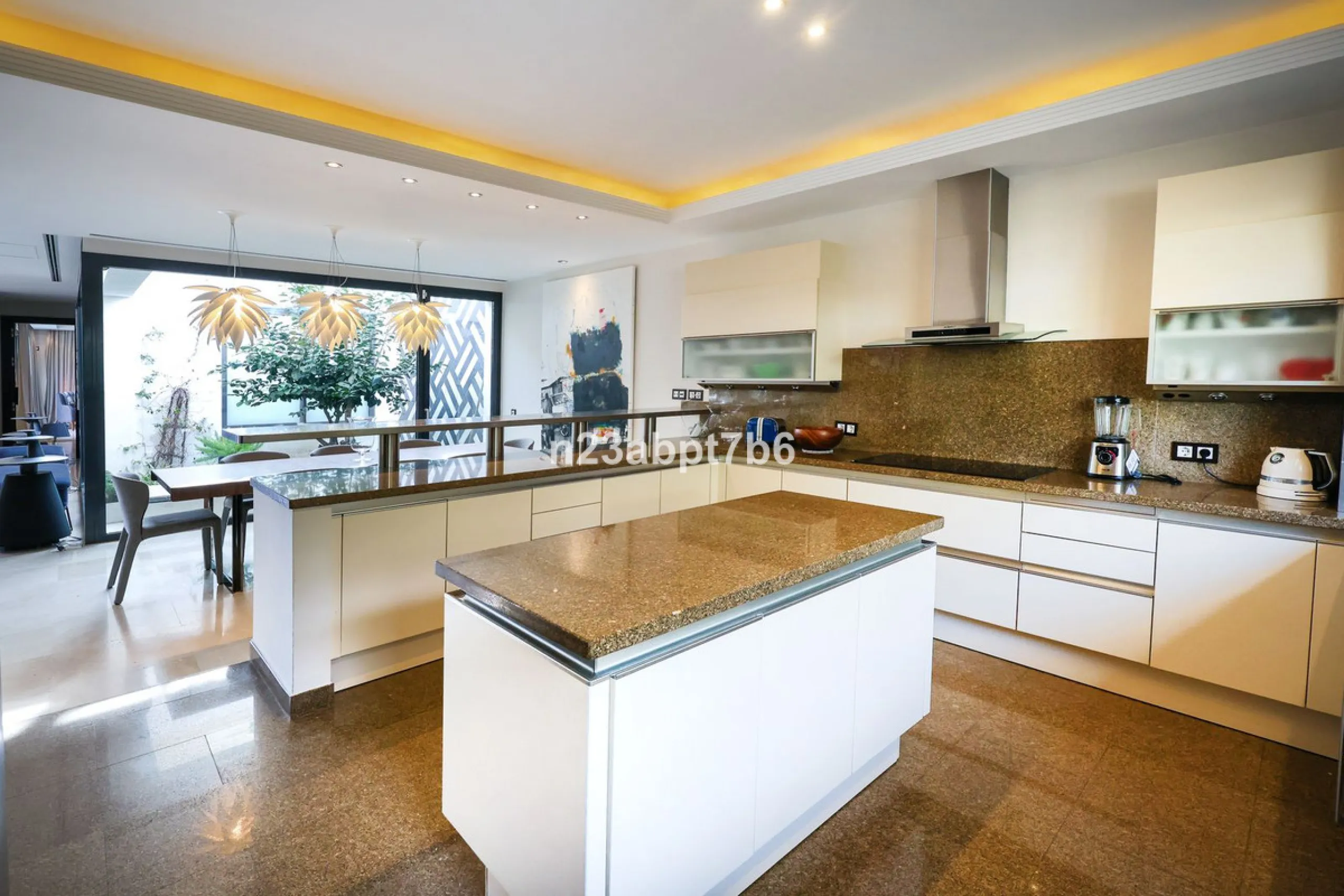 This is a UNIQUE and valuable opportunity to purchase a beachfront villa in the most exclusive area of the Costa del Sol, Puerto Banús, with direct access to the beach.