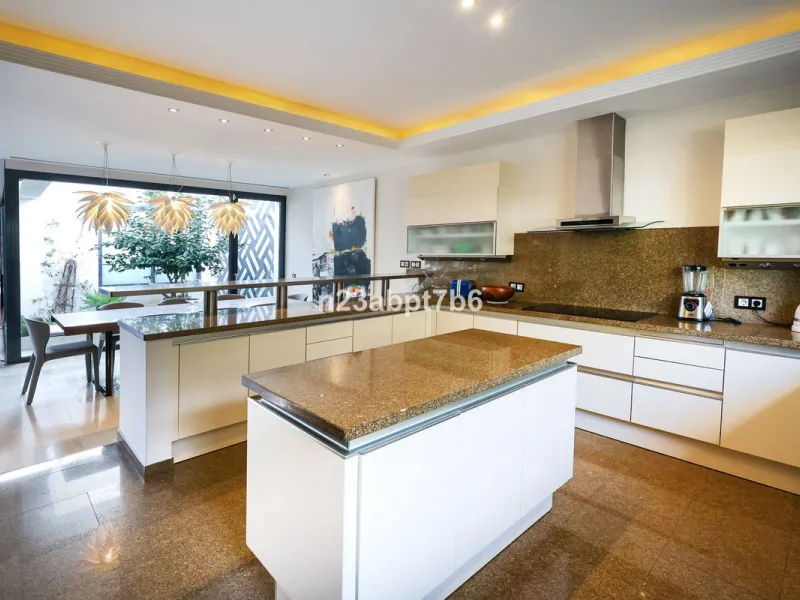 This is a UNIQUE and valuable opportunity to purchase a beachfront villa in the most exclusive area of the Costa del Sol, Puerto Banús, with direct access to the beach.