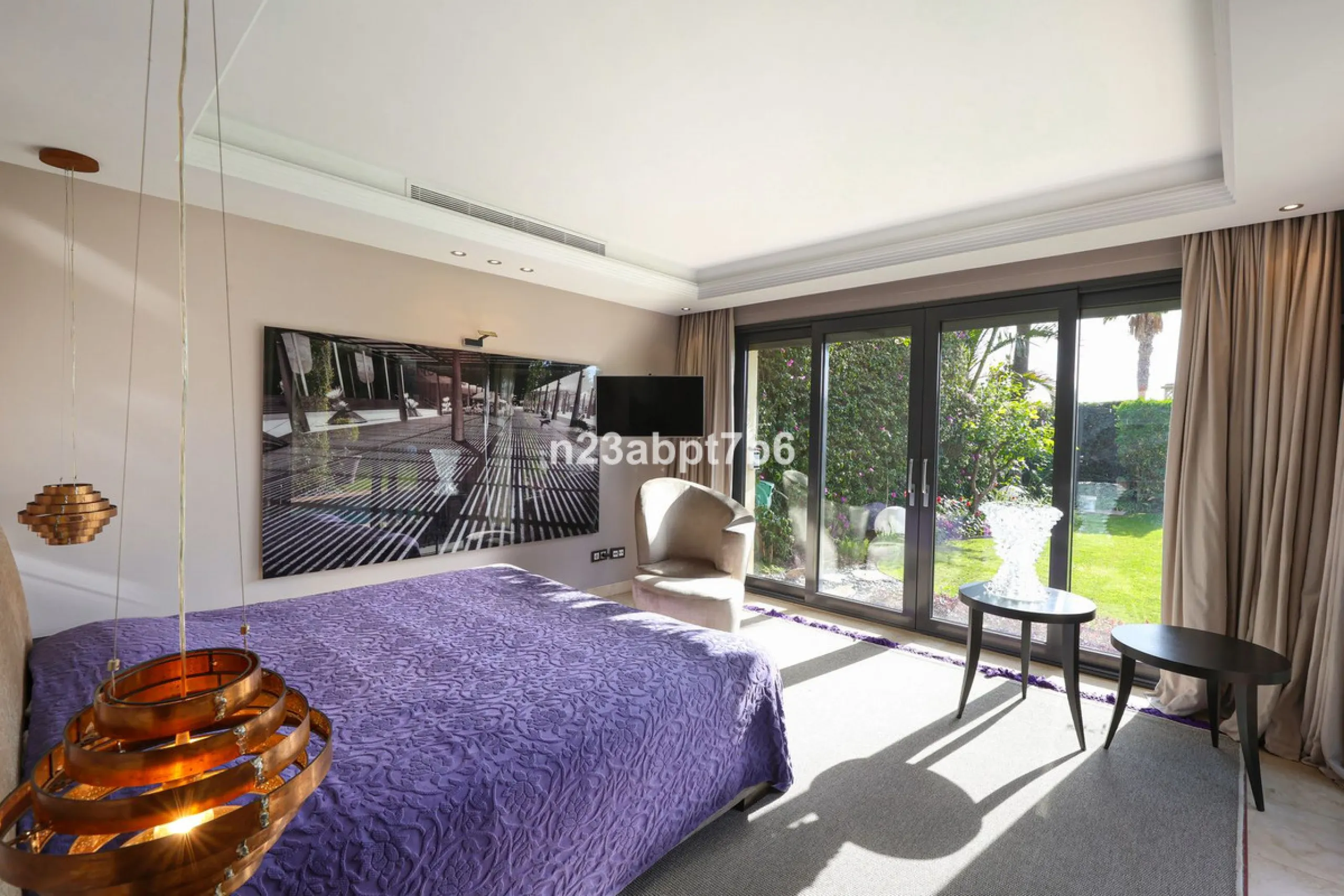 This is a UNIQUE and valuable opportunity to purchase a beachfront villa in the most exclusive area of the Costa del Sol, Puerto Banús, with direct access to the beach.