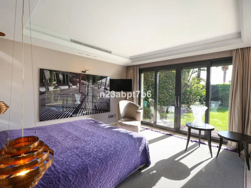 This is a UNIQUE and valuable opportunity to purchase a beachfront villa in the most exclusive area of the Costa del Sol, Puerto Banús, with direct access to the beach.