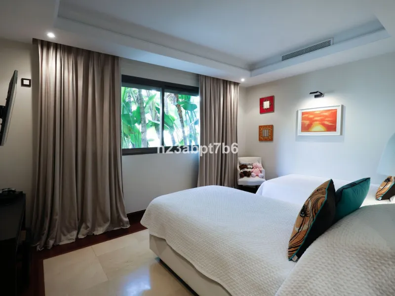 This is a UNIQUE and valuable opportunity to purchase a beachfront villa in the most exclusive area of the Costa del Sol, Puerto Banús, with direct access to the beach.