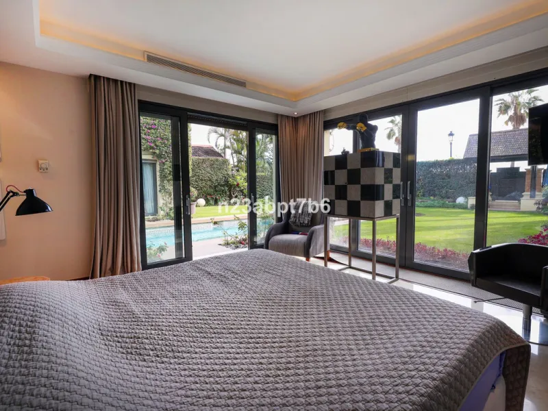 This is a UNIQUE and valuable opportunity to purchase a beachfront villa in the most exclusive area of the Costa del Sol, Puerto Banús, with direct access to the beach.