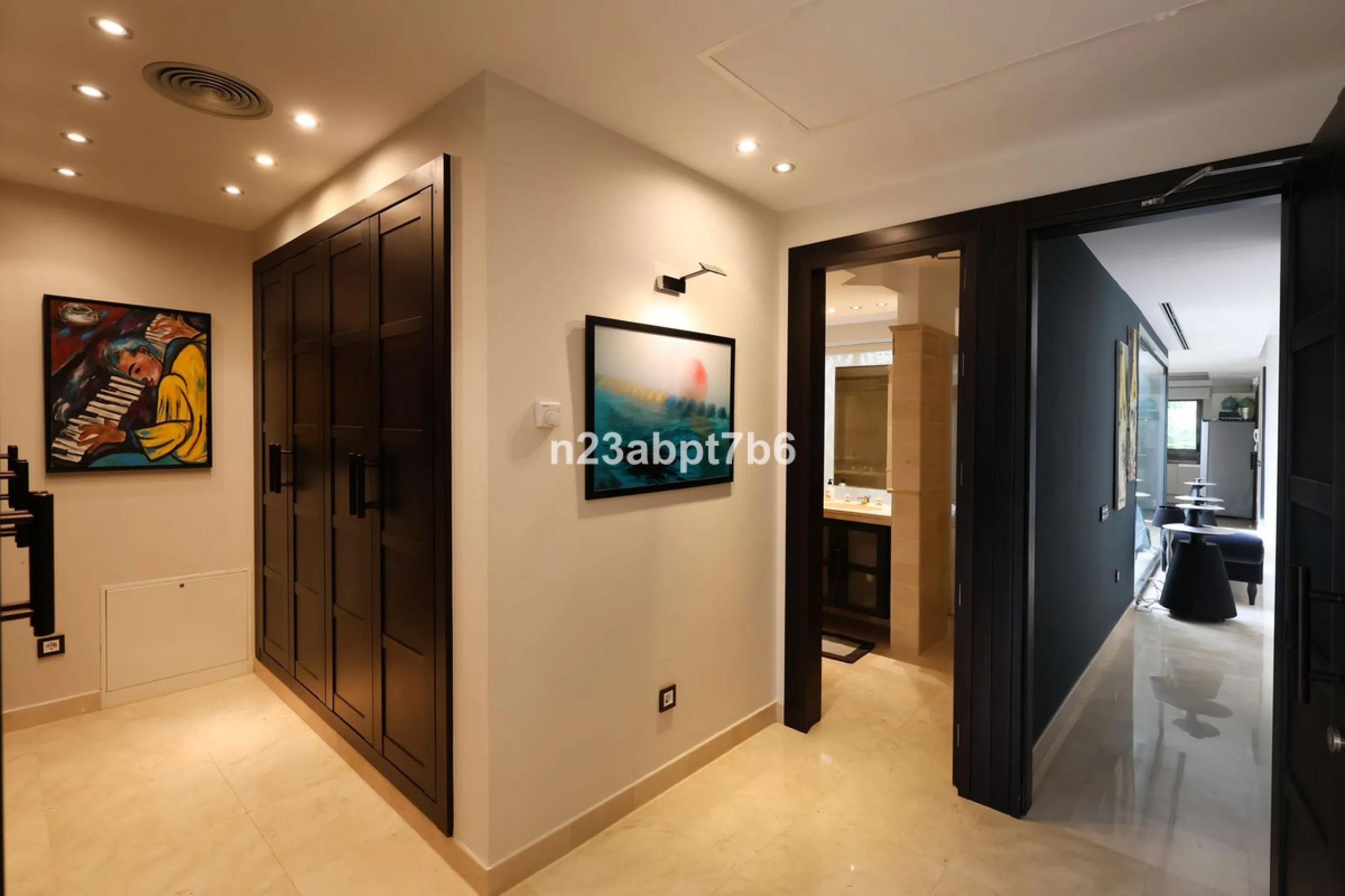 This is a UNIQUE and valuable opportunity to purchase a beachfront villa in the most exclusive area of the Costa del Sol, Puerto Banús, with direct access to the beach.