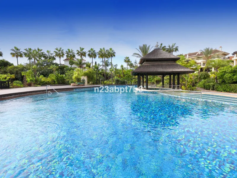 This is a UNIQUE and valuable opportunity to purchase a beachfront villa in the most exclusive area of the Costa del Sol, Puerto Banús, with direct access to the beach.