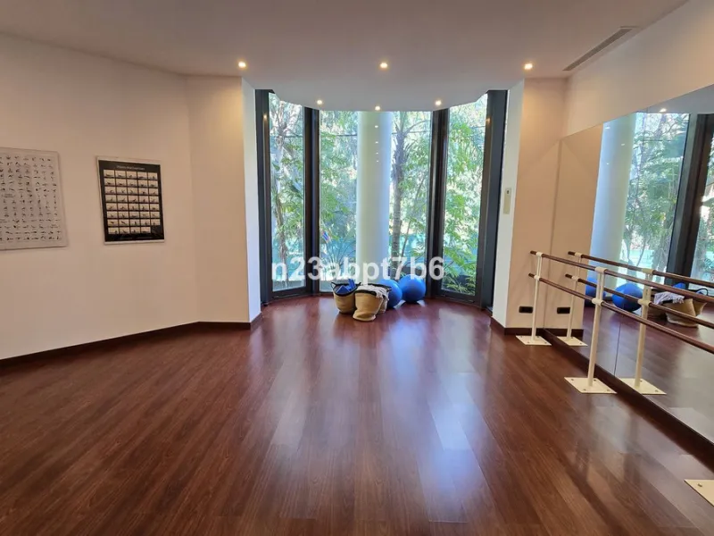 This is a UNIQUE and valuable opportunity to purchase a beachfront villa in the most exclusive area of the Costa del Sol, Puerto Banús, with direct access to the beach.