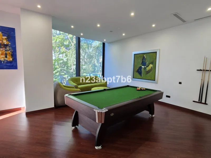 This is a UNIQUE and valuable opportunity to purchase a beachfront villa in the most exclusive area of the Costa del Sol, Puerto Banús, with direct access to the beach.