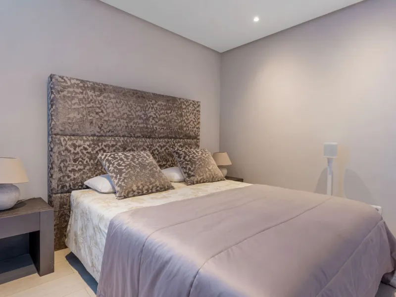 House - Townhouse в продаже в Benahavís, Málaga. В доме 5 спален и 6 ванных комнат. Площадь дома 308 м². Площадь участка 181 м²