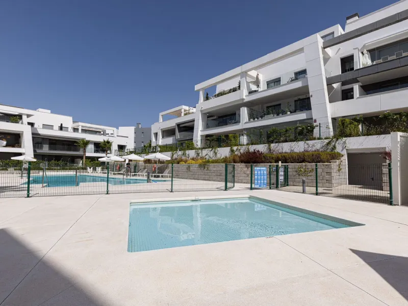 **Stunning Ground Floor Apartment in New Golden Mile Estepona**