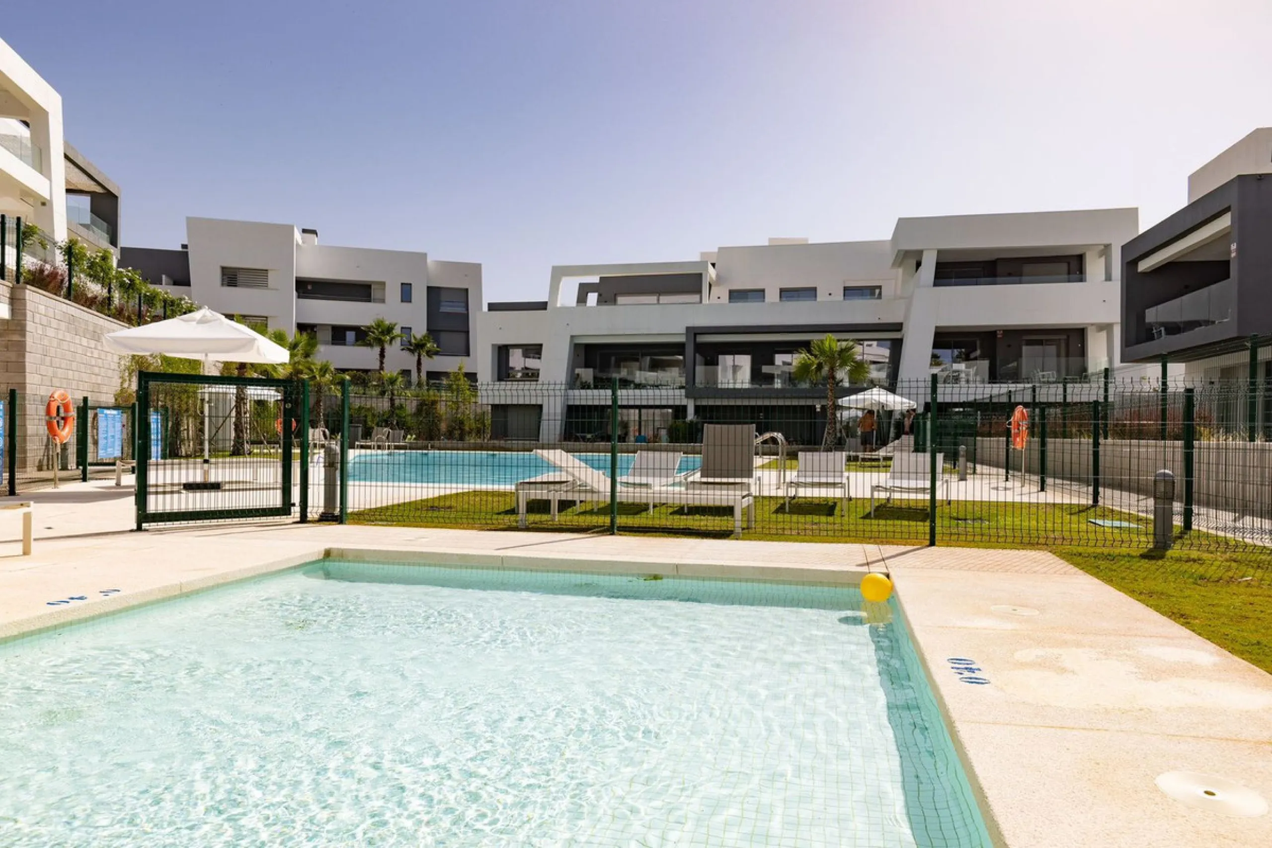 **Stunning Ground Floor Apartment in New Golden Mile Estepona**