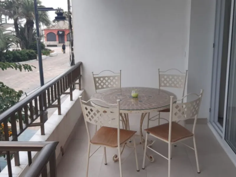 Apartment - Middle Floor Apartment в продаже в Estepona, Málaga. В доме 2 спален и 2 ванных комнат. Площадь дома 110 м²