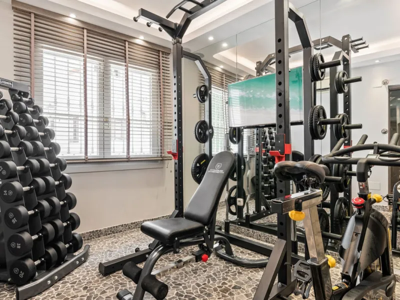House - Townhouse в продаже в Benahavís, Málaga. В доме 5 спален и 6 ванных комнат. Площадь дома 308 м². Площадь участка 181 м²