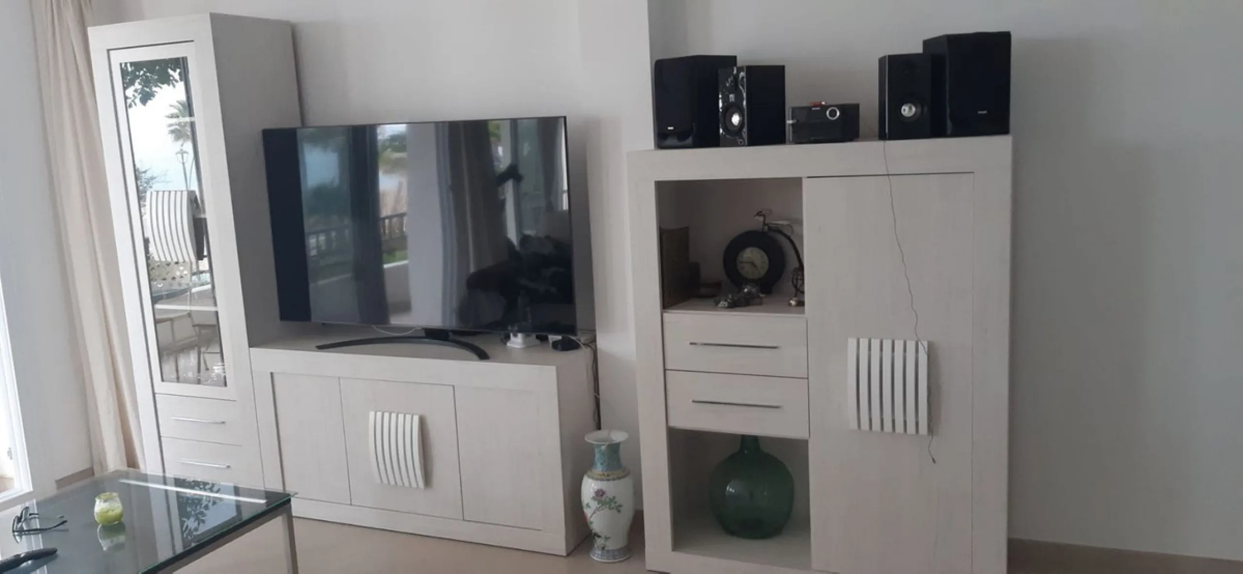 Apartment - Middle Floor Apartment в продаже в Estepona, Málaga. В доме 2 спален и 2 ванных комнат. Площадь дома 110 м²