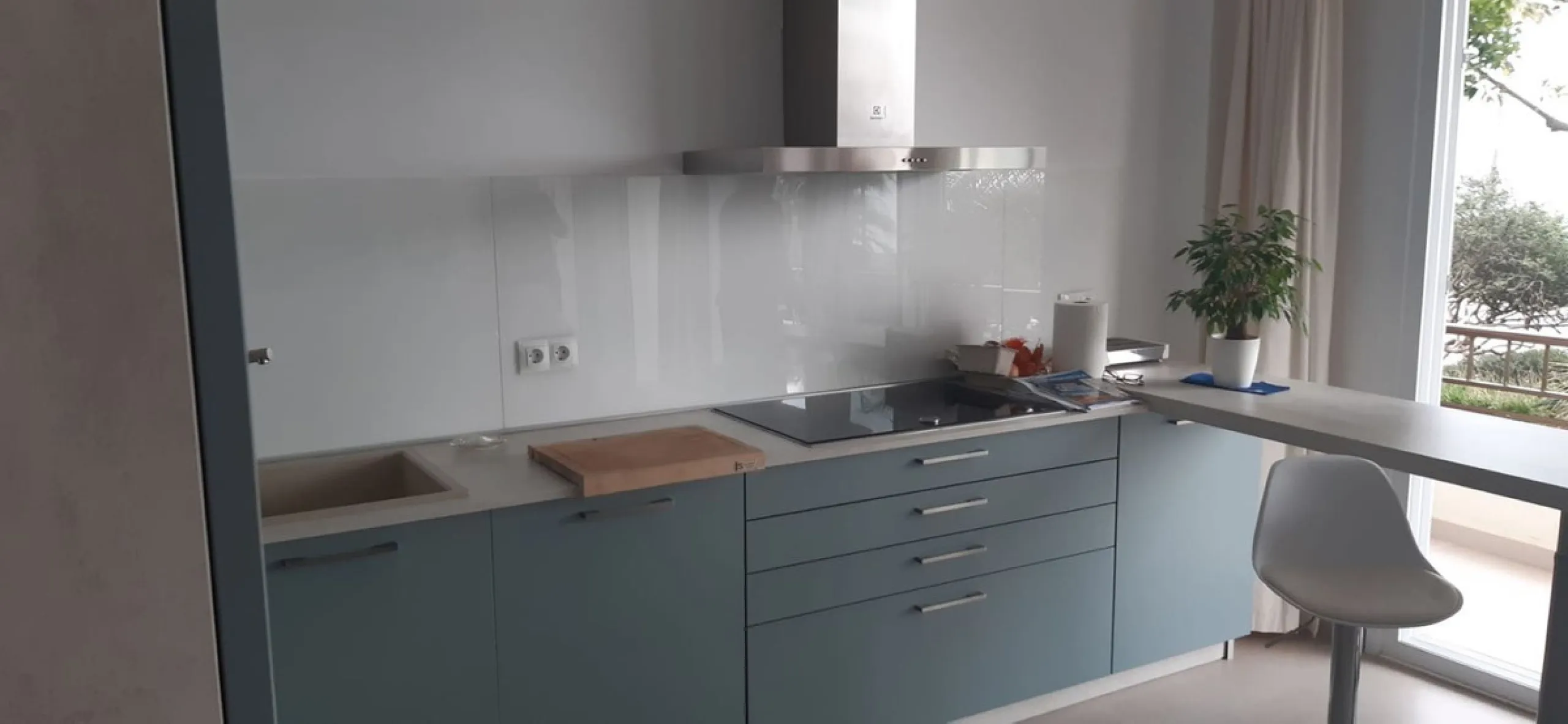 Apartment - Middle Floor Apartment в продаже в Estepona, Málaga. В доме 2 спален и 2 ванных комнат. Площадь дома 110 м²
