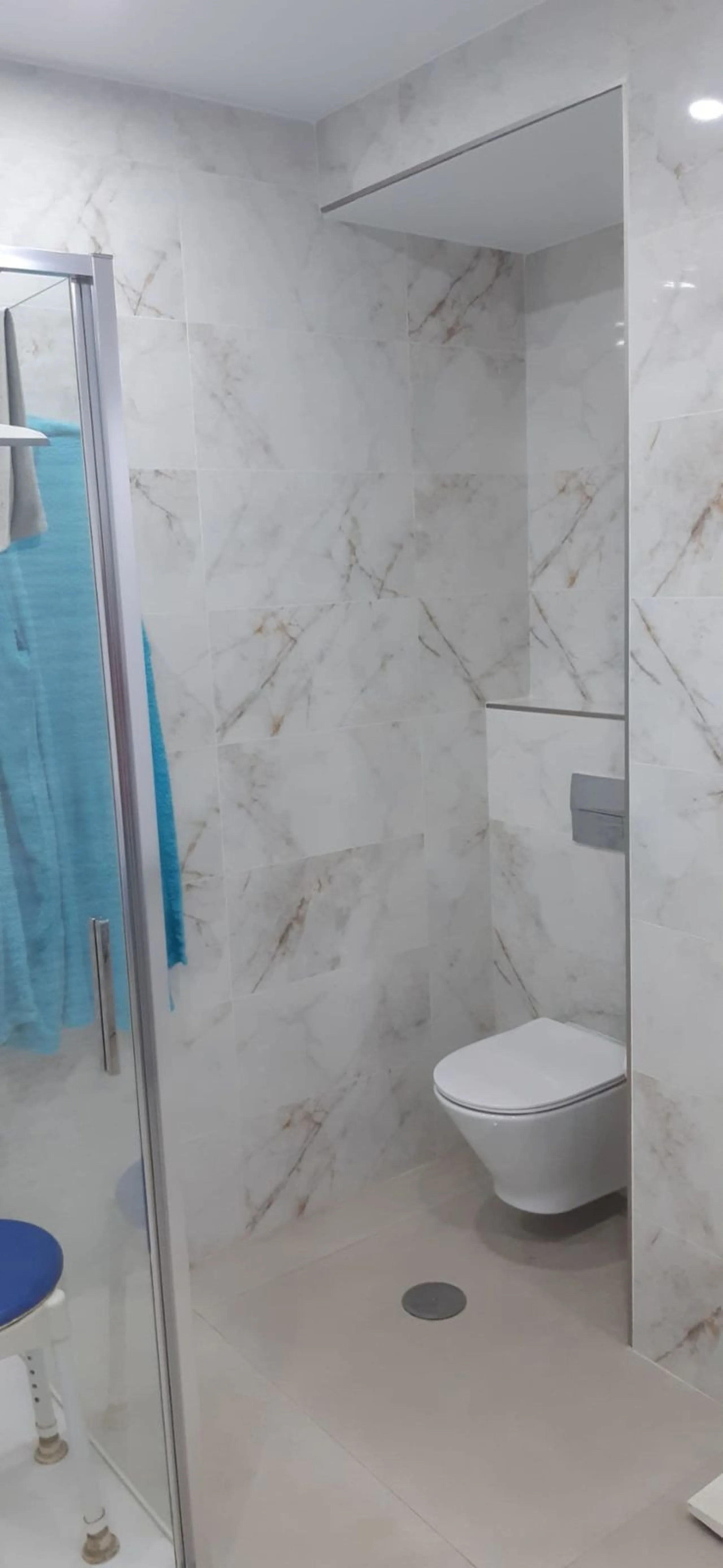 Apartment - Middle Floor Apartment в продаже в Estepona, Málaga. В доме 2 спален и 2 ванных комнат. Площадь дома 110 м²