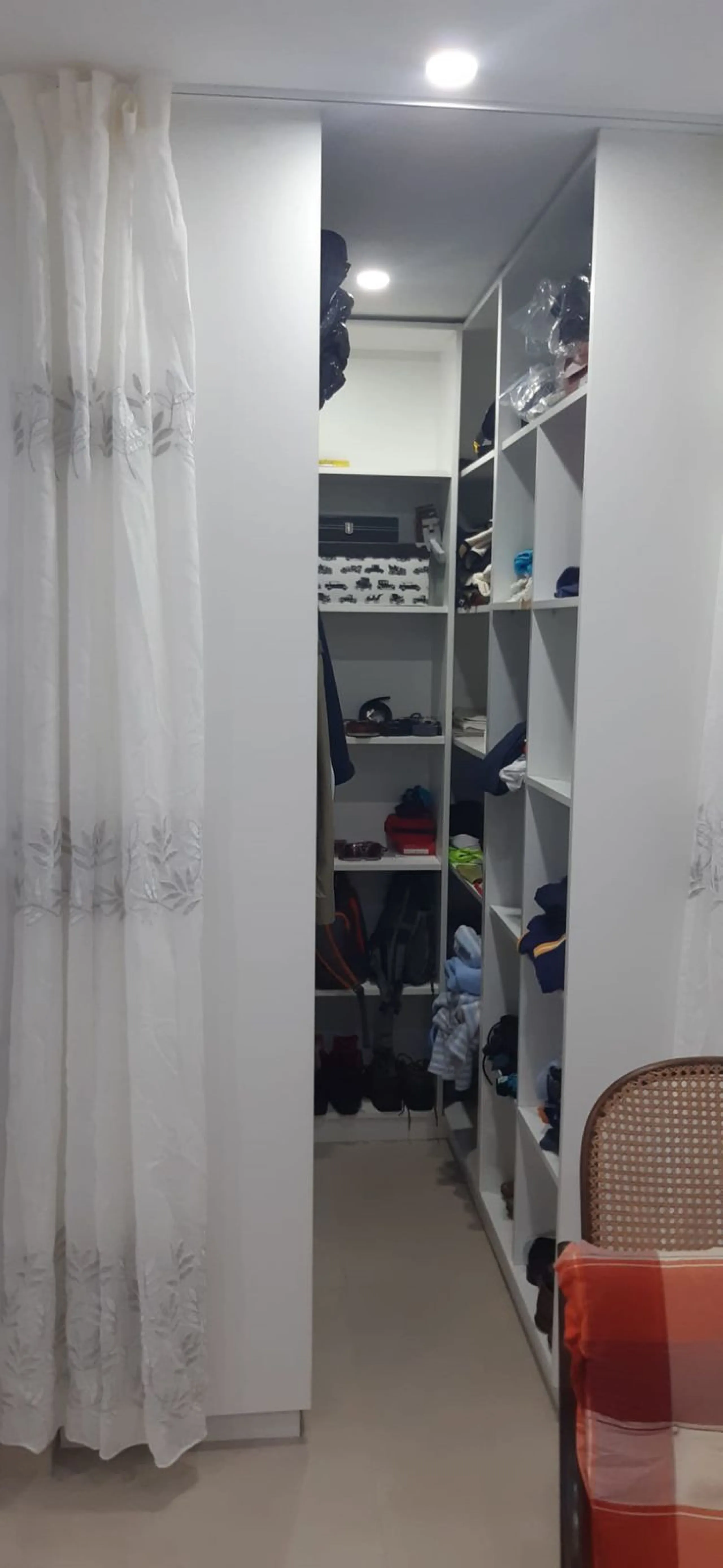 Apartment - Middle Floor Apartment в продаже в Estepona, Málaga. В доме 2 спален и 2 ванных комнат. Площадь дома 110 м²