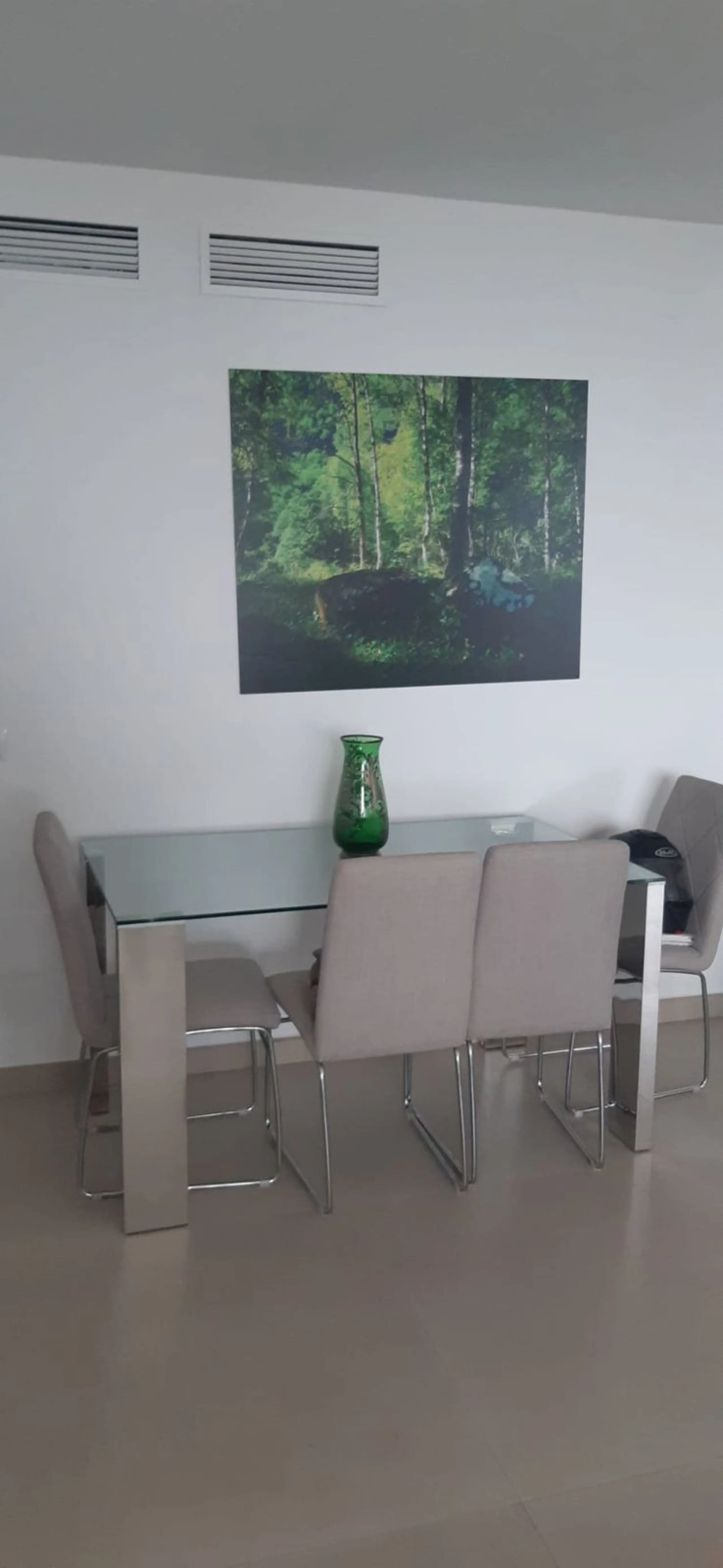Apartment - Middle Floor Apartment в продаже в Estepona, Málaga. В доме 2 спален и 2 ванных комнат. Площадь дома 110 м²