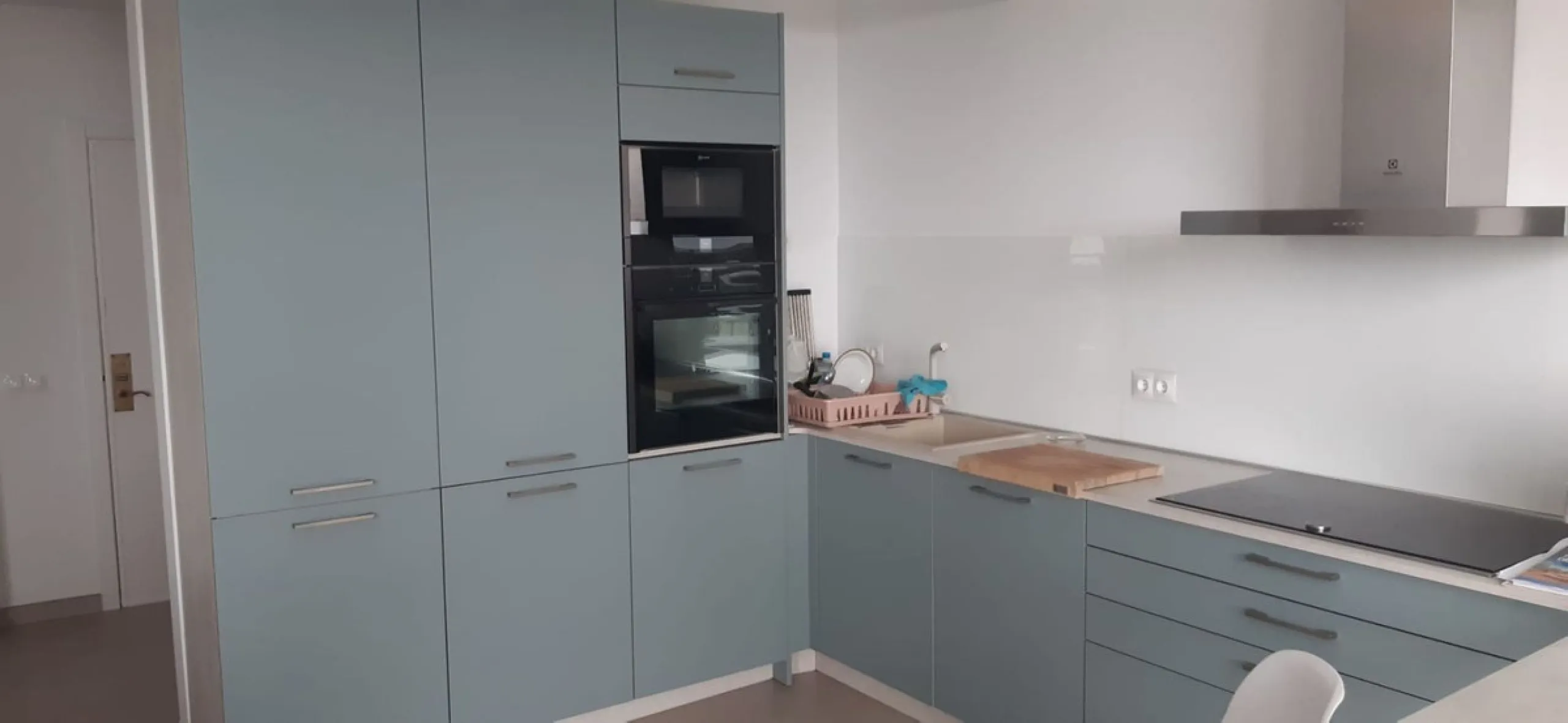 Apartment - Middle Floor Apartment в продаже в Estepona, Málaga. В доме 2 спален и 2 ванных комнат. Площадь дома 110 м²