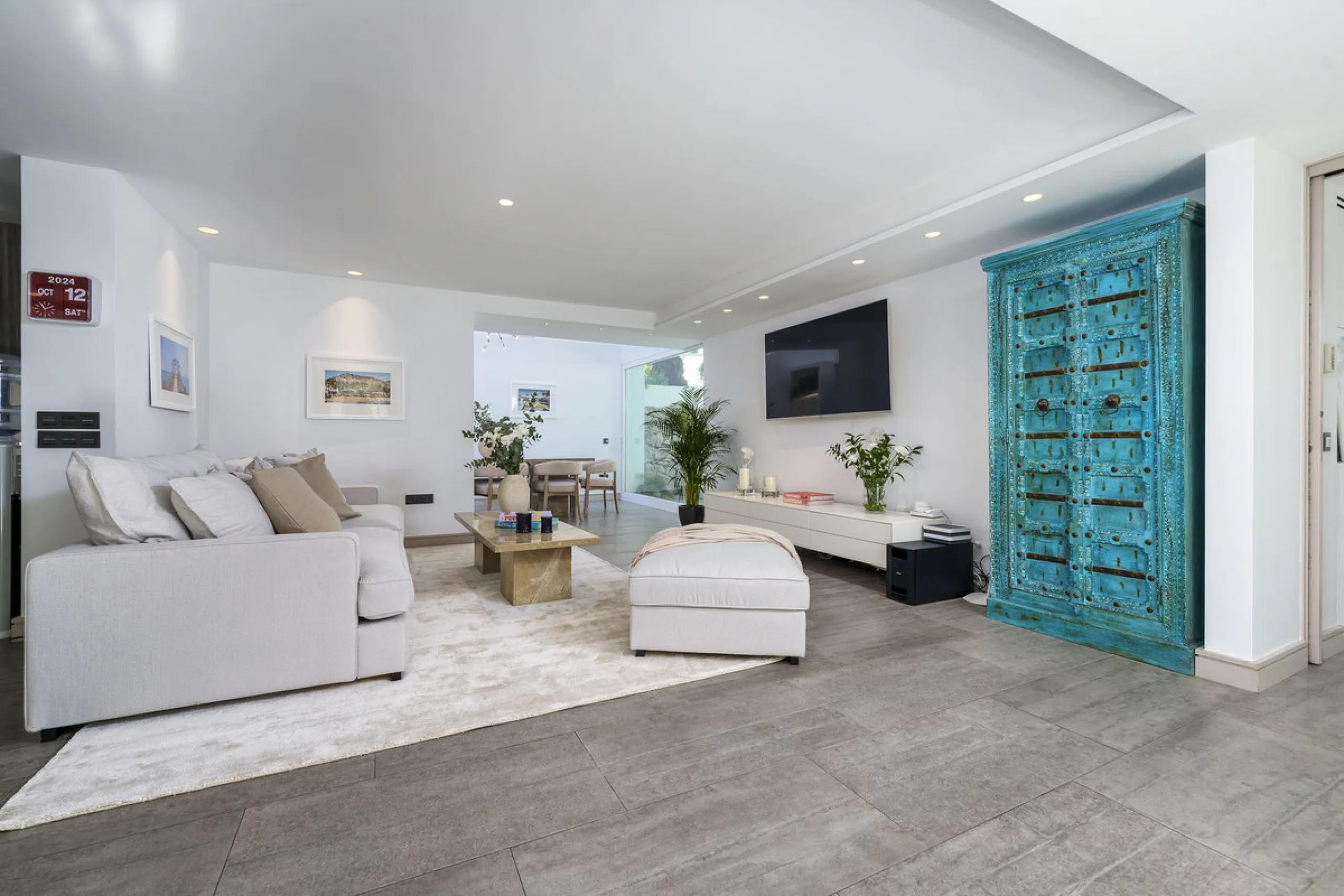 Modern Luxury in Lower Nueva Andalucía – An ideal family home!