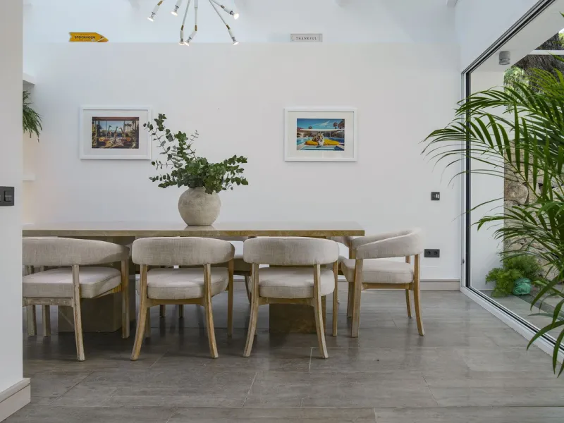 Modern Luxury in Lower Nueva Andalucía – An ideal family home!