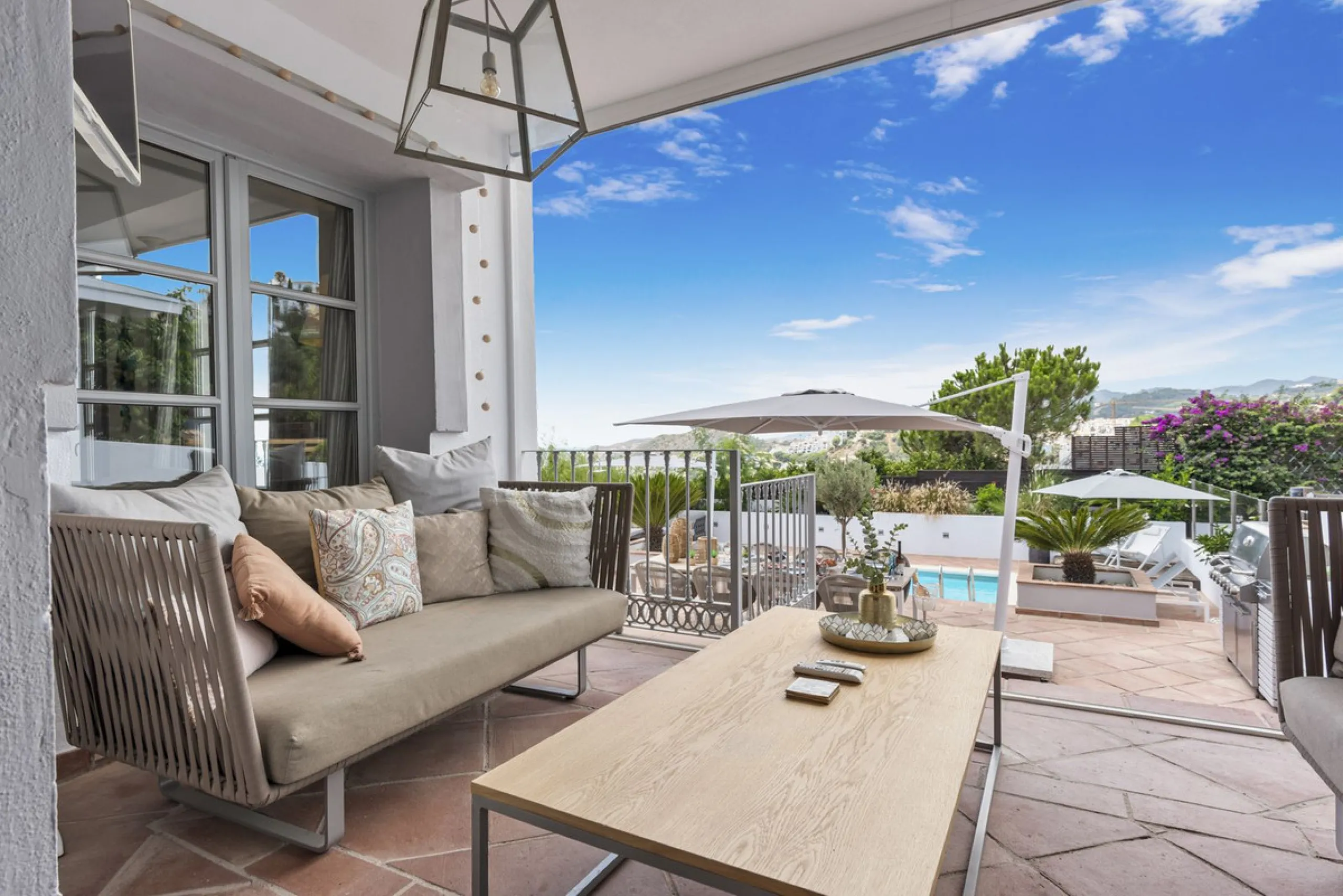 House - Townhouse в продаже в Benahavís, Málaga. В доме 5 спален и 6 ванных комнат. Площадь дома 308 м². Площадь участка 181 м²
