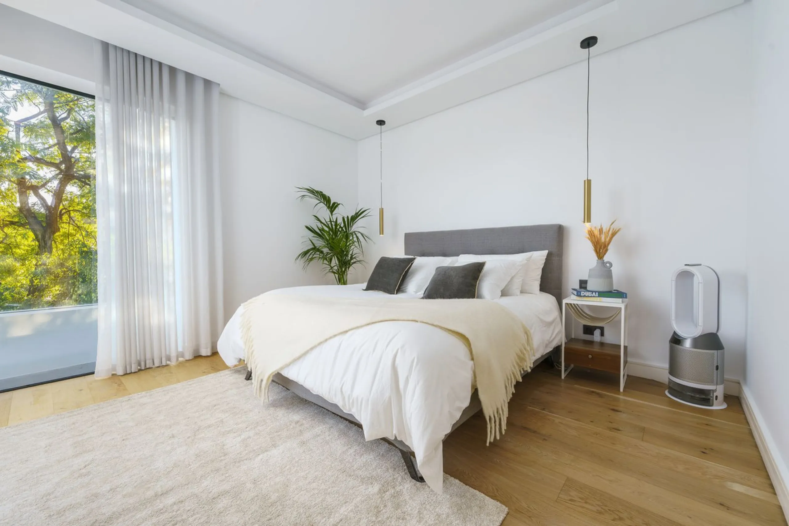 Modern Luxury in Lower Nueva Andalucía – An ideal family home!