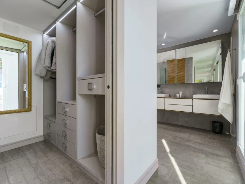 Modern Luxury in Lower Nueva Andalucía – An ideal family home!