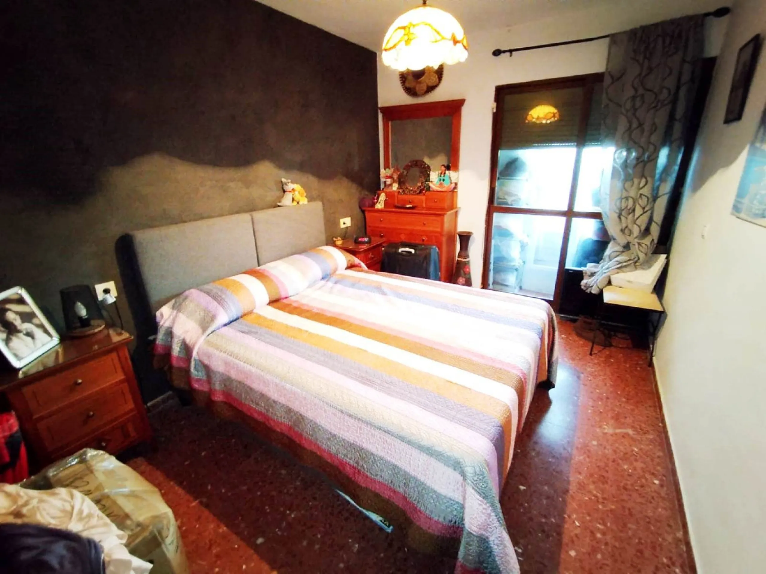 Discover your new beachfront home in Rincón de la Victoria! This charming semi-detached house, located in an exclusive complex of few homes, offers you the opportunity to live just 50 meters from the beach. With 197 m² built and 97 m² usable space distrib