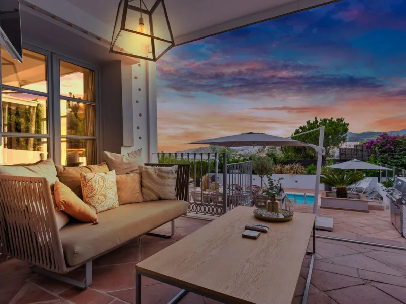 House - Townhouse в продаже в Benahavís, Málaga. В доме 5 спален и 6 ванных комнат. Площадь дома 308 м². Площадь участка 181 м²