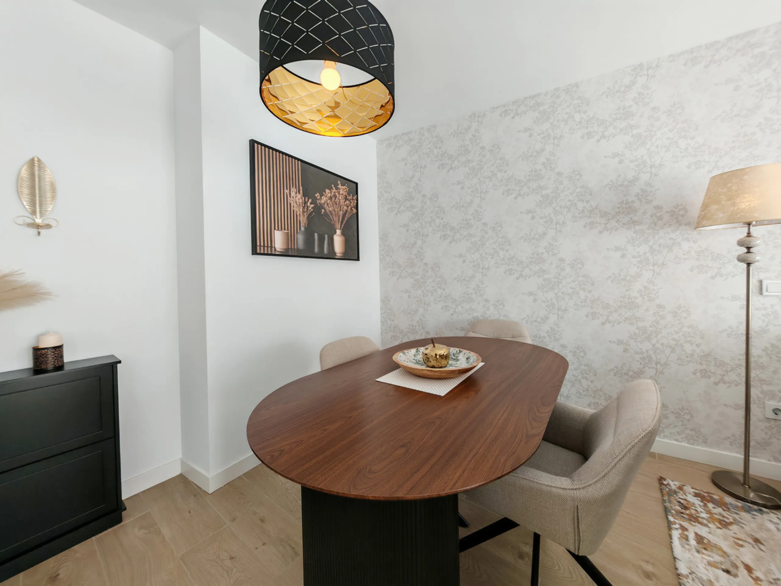 Apartment - Middle Floor Apartment в продаже в Estepona, Málaga. В доме 2 спален и 2 ванных комнат. Площадь дома 107 м²