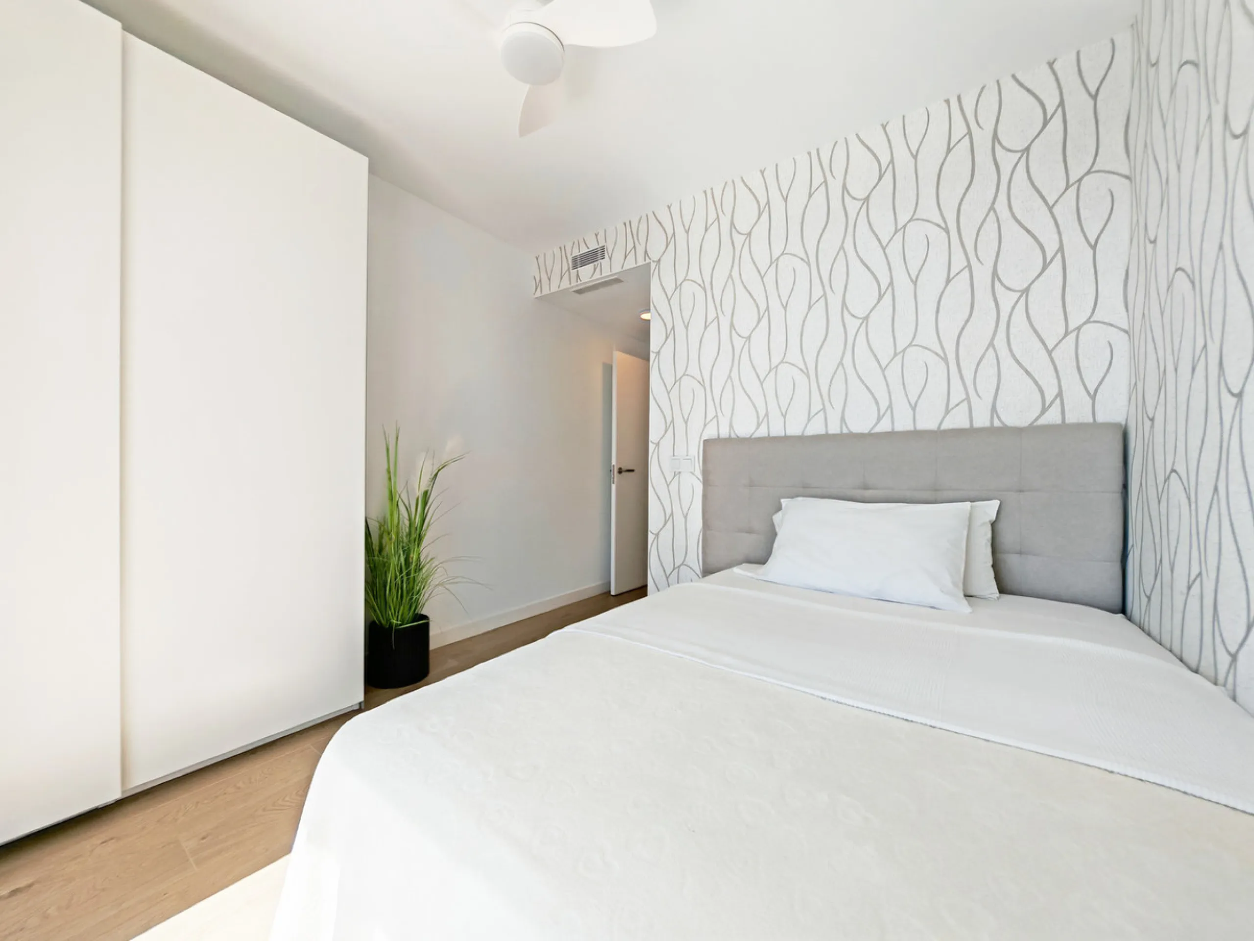 Apartment - Middle Floor Apartment в продаже в Estepona, Málaga. В доме 2 спален и 2 ванных комнат. Площадь дома 107 м²