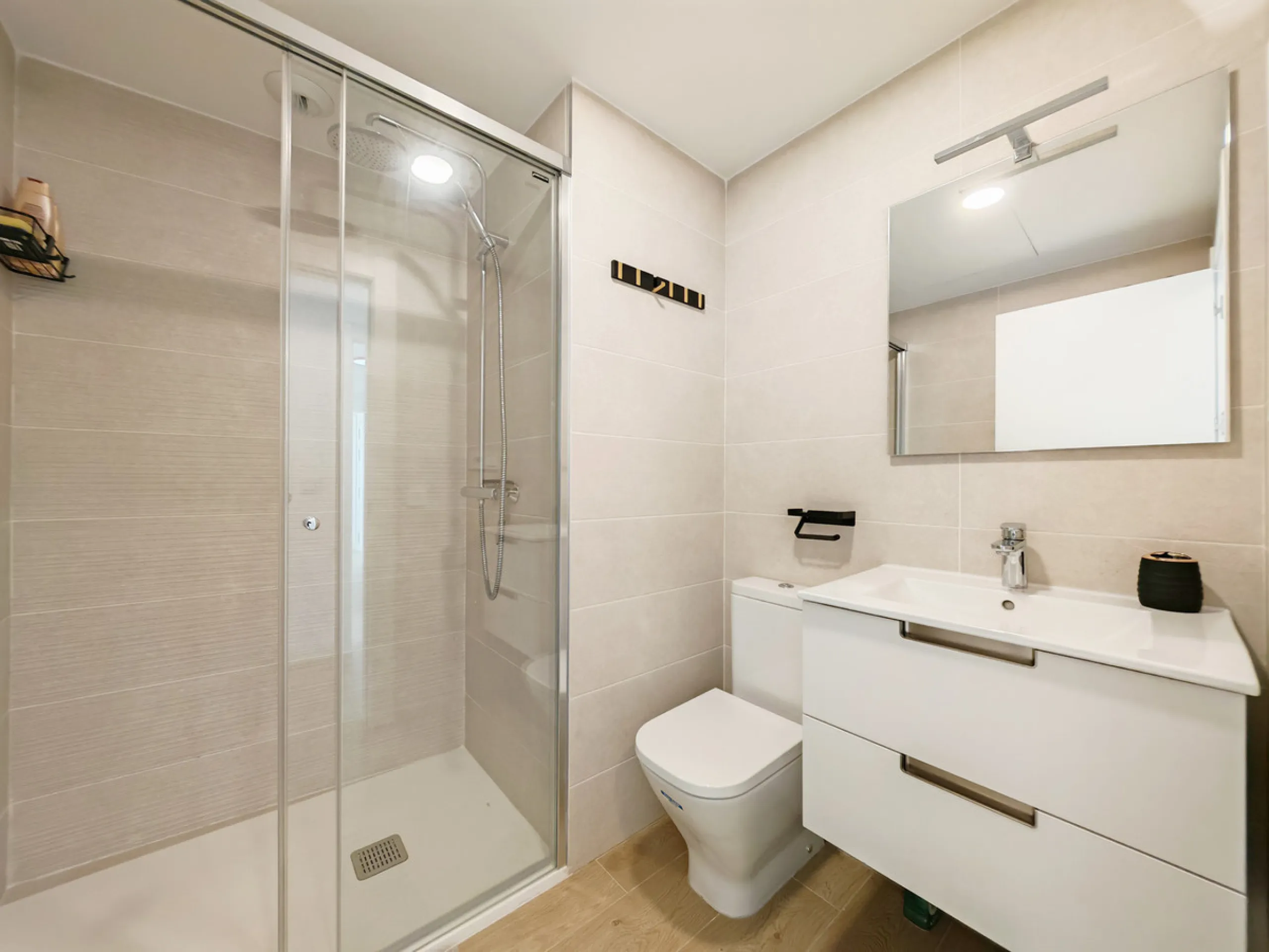 Apartment - Middle Floor Apartment в продаже в Estepona, Málaga. В доме 2 спален и 2 ванных комнат. Площадь дома 107 м²