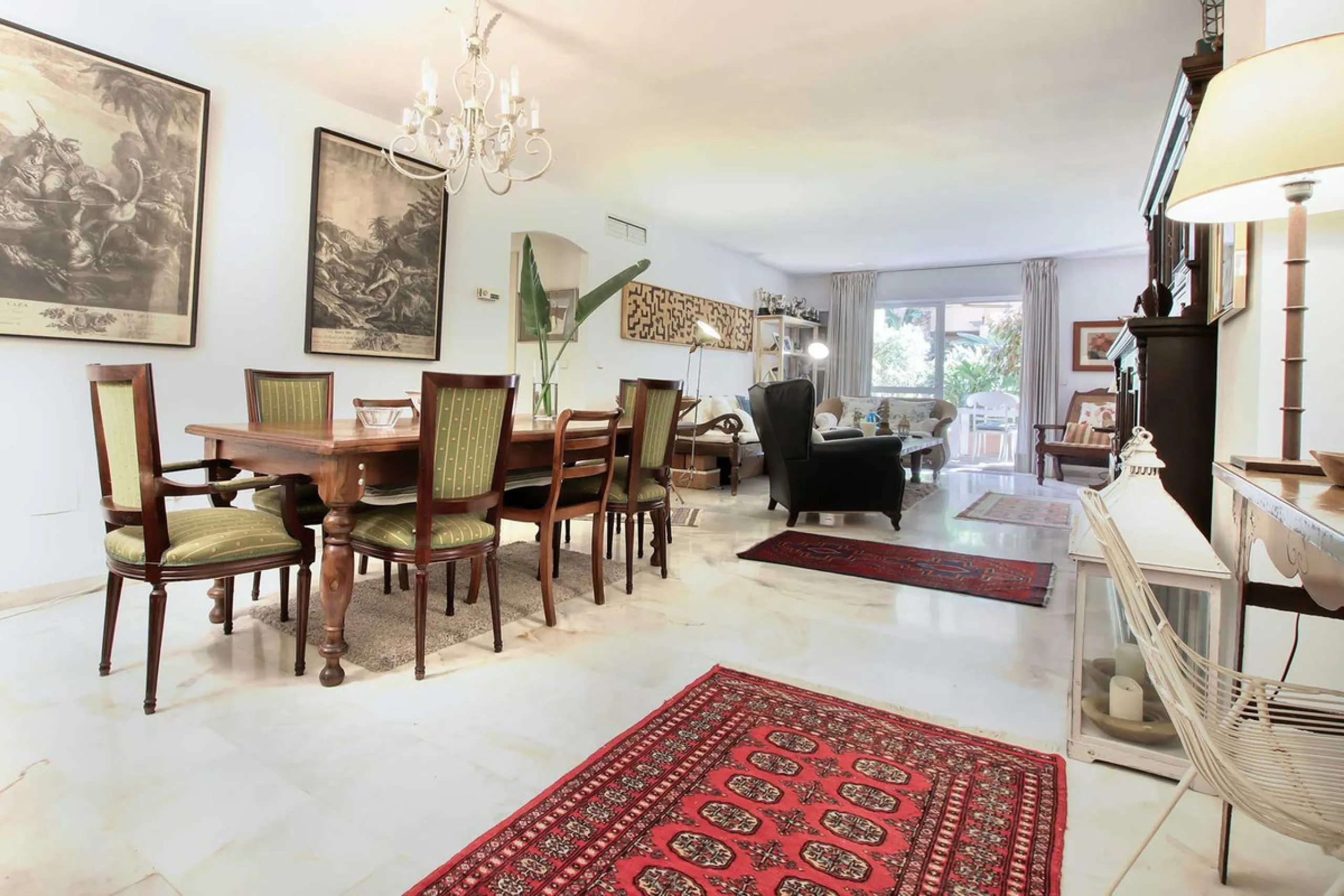 LUXURIOUS 2-BEDROOM APARTMENT FOR SALE ON MARBELLA'S GOLDEN MILE