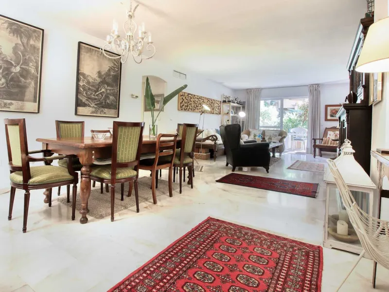 LUXURIOUS 2-BEDROOM APARTMENT FOR SALE ON MARBELLA'S GOLDEN MILE
