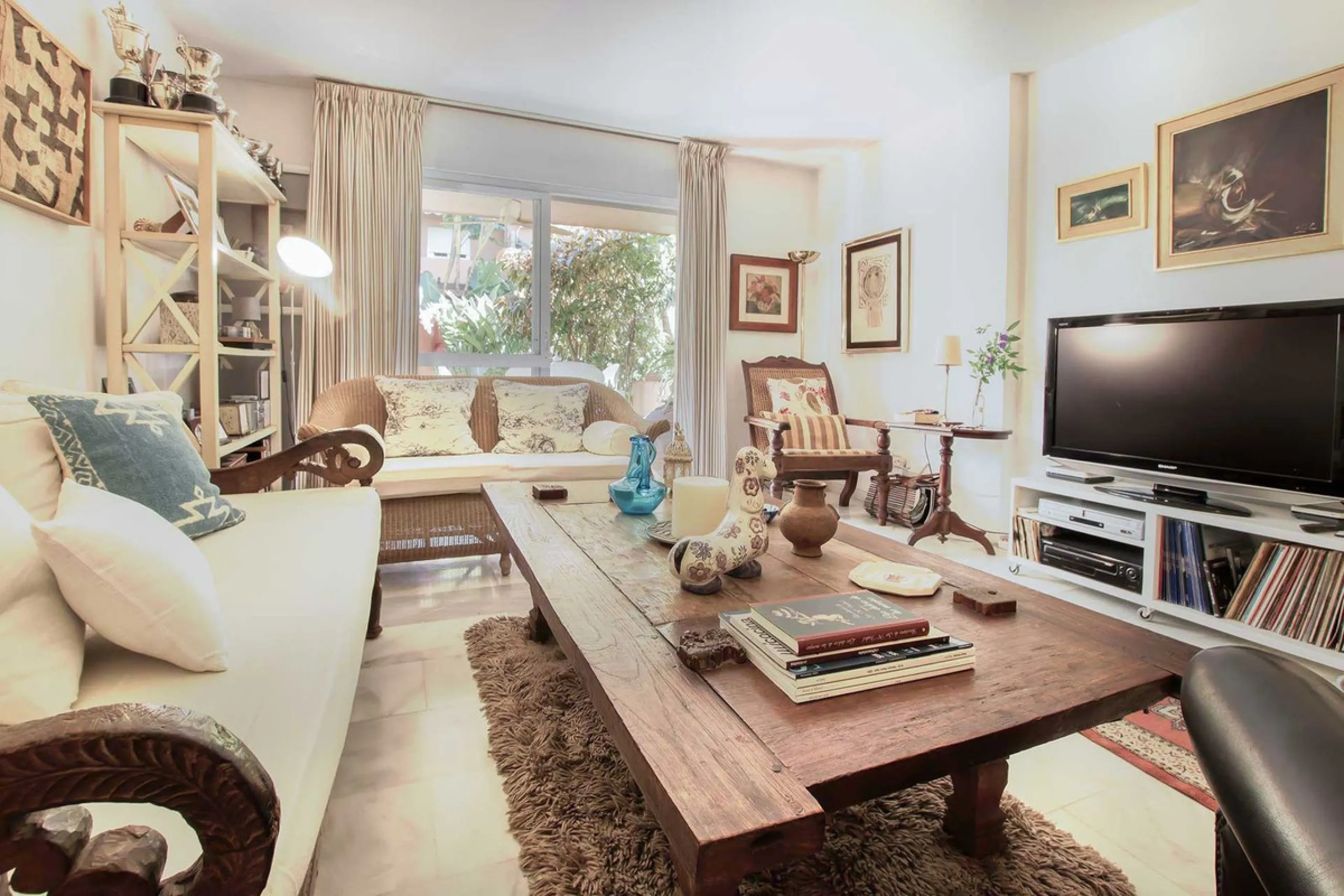 LUXURIOUS 2-BEDROOM APARTMENT FOR SALE ON MARBELLA'S GOLDEN MILE