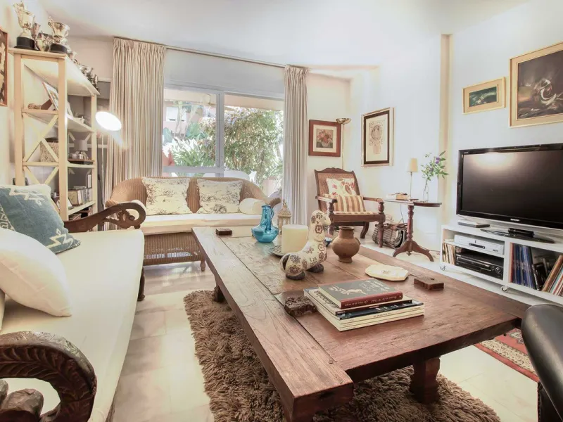 LUXURIOUS 2-BEDROOM APARTMENT FOR SALE ON MARBELLA'S GOLDEN MILE