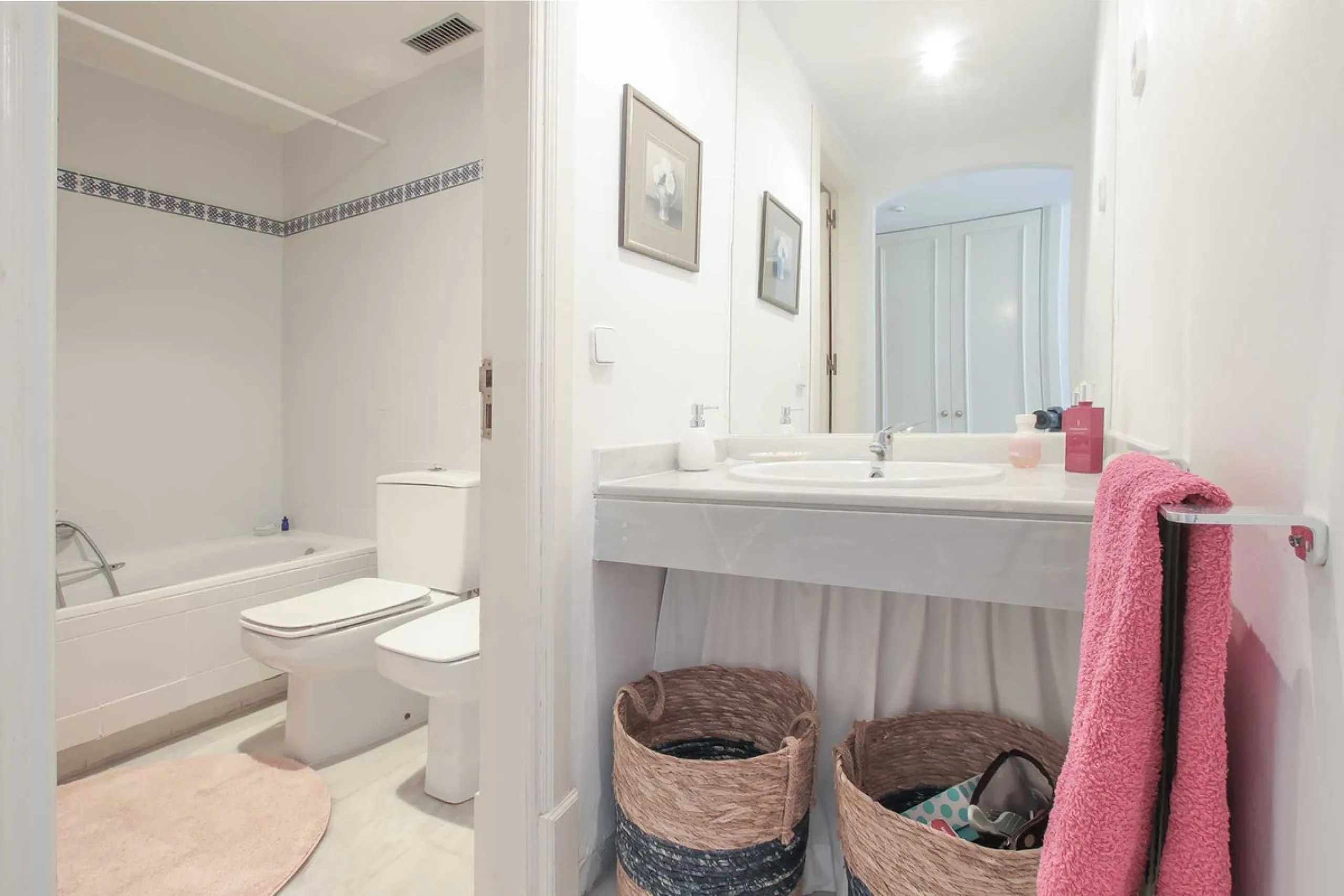 LUXURIOUS 2-BEDROOM APARTMENT FOR SALE ON MARBELLA'S GOLDEN MILE