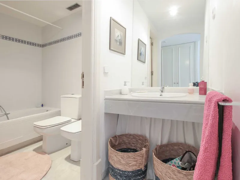 LUXURIOUS 2-BEDROOM APARTMENT FOR SALE ON MARBELLA'S GOLDEN MILE