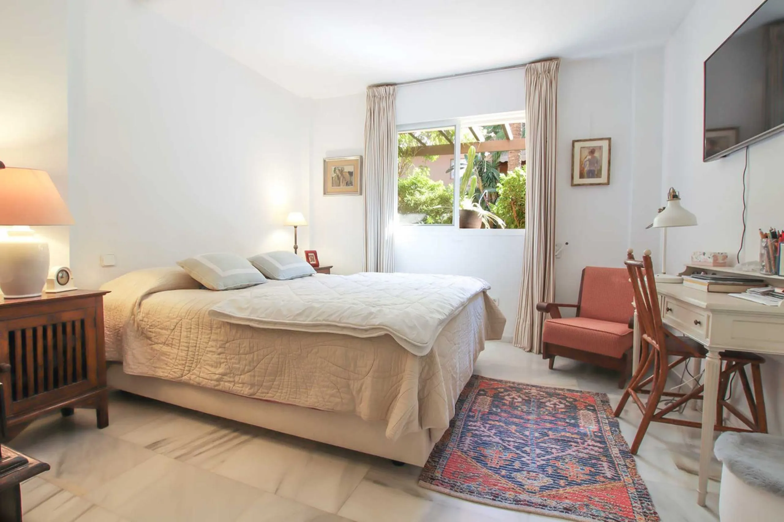 LUXURIOUS 2-BEDROOM APARTMENT FOR SALE ON MARBELLA'S GOLDEN MILE